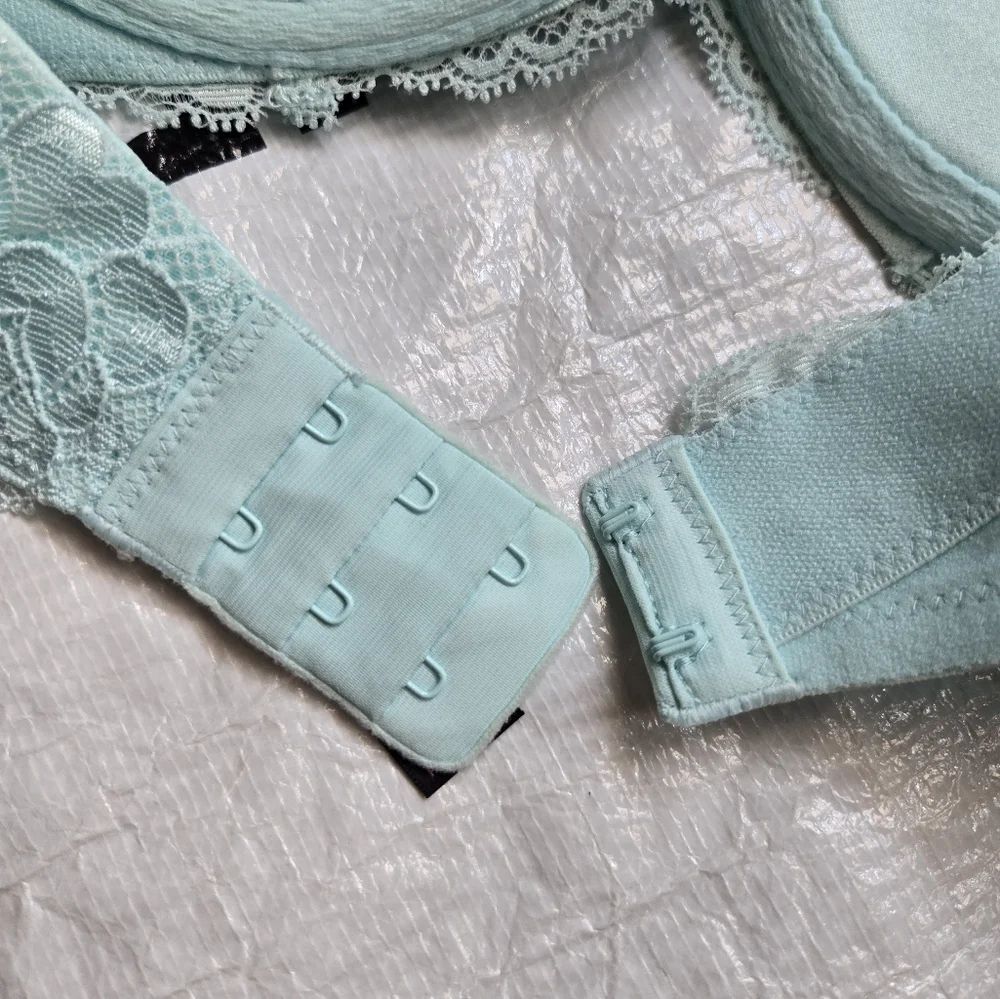 Victoria's Secret Aqua Lace Bra with Bead Details - Picture 4 of 4